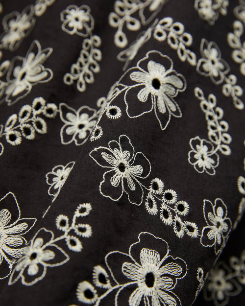 Folclore 4 Embroidery Shirt in Black