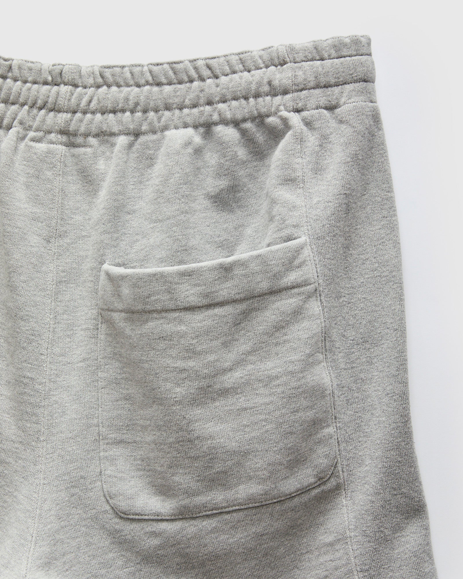 アパルトモンREMI RELIEFレミレリーフSWEAT SHORT PANTS REMI RELIEF（レミ レリーフ） RN3036SDQ スウェットショートパンツ