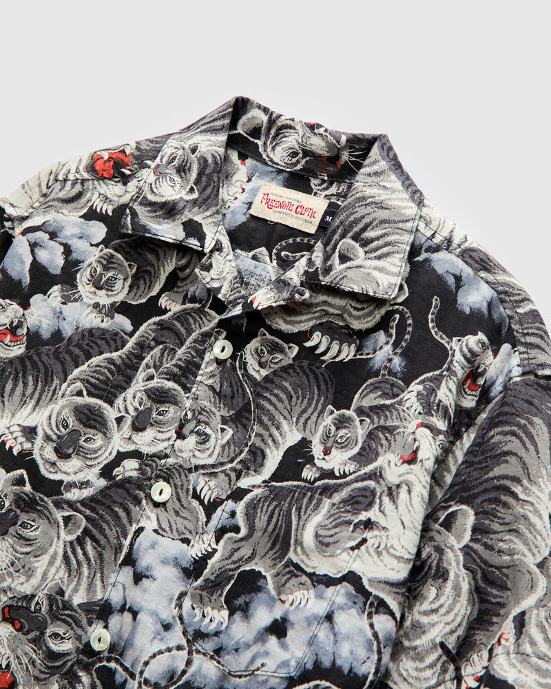 Hawaiian Shirt in Black Tiger