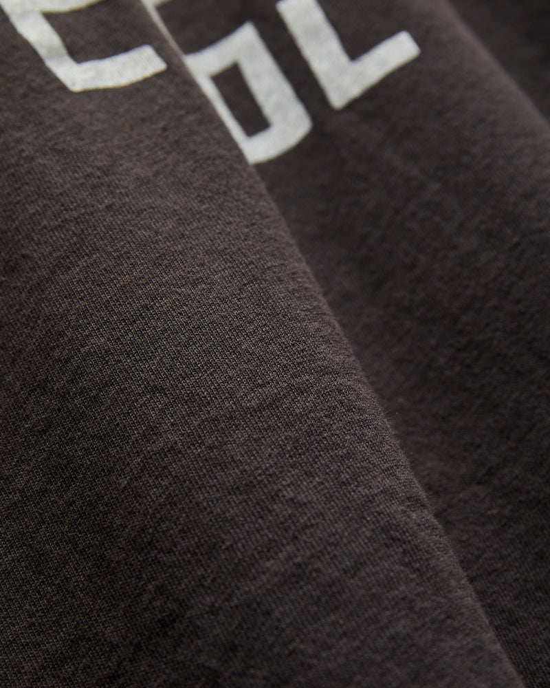 "She's Cool" T-Shirt in Vintage Black