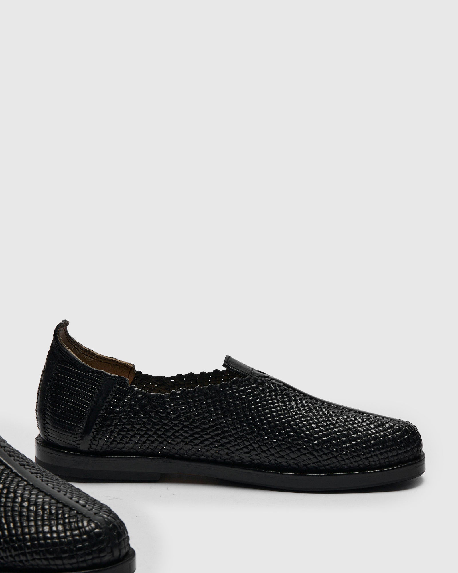 Huarache Balam Slip-On in Black – Blue Owl Workshop