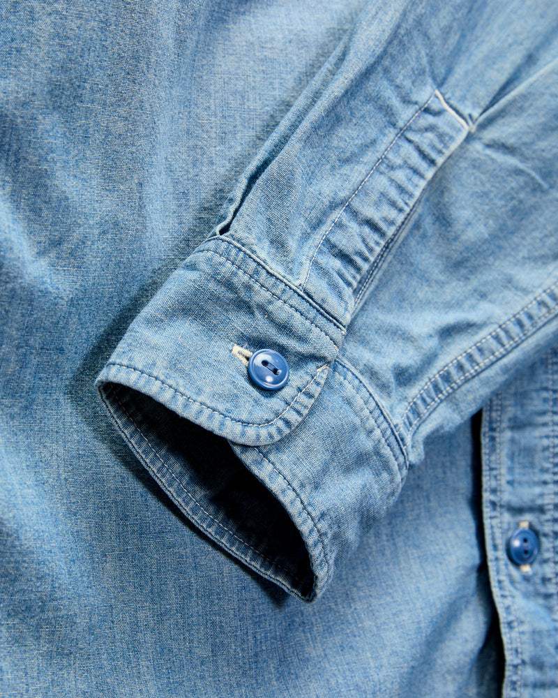 "Fade" Chambray Shirt in Washed Blue