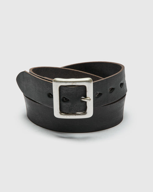 6211 Wild Leather Garrison Belt in Black