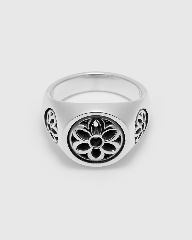 Small Club Ring in Sterling Sliver