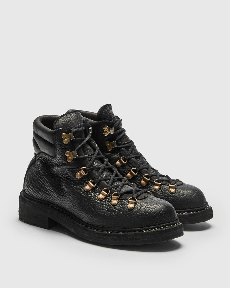 19M Hiking Boot in Black Bison Leather