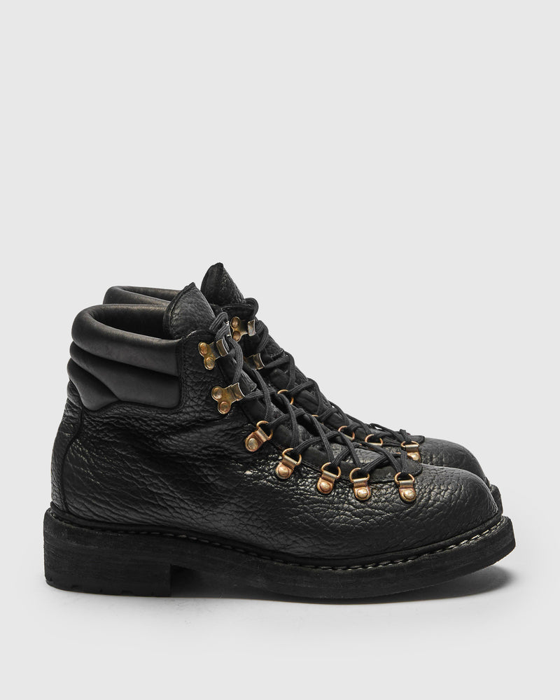 19M Hiking Boot in Black Bison Leather