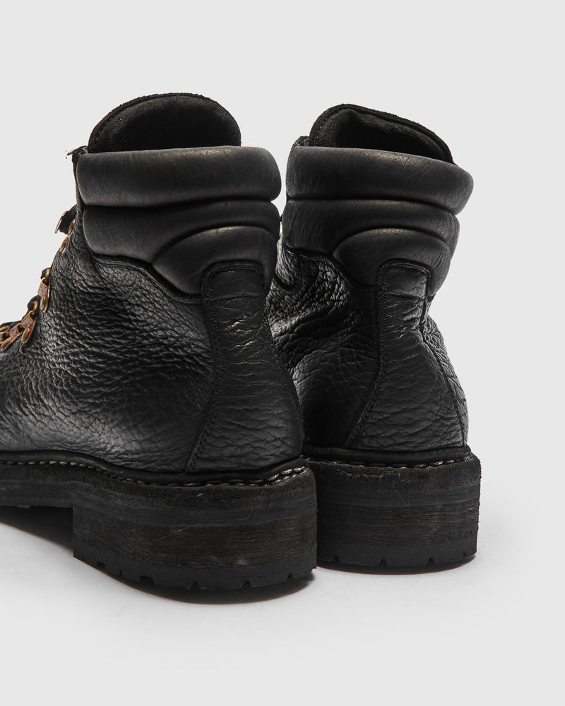 19M Hiking Boot in Black Bison Leather