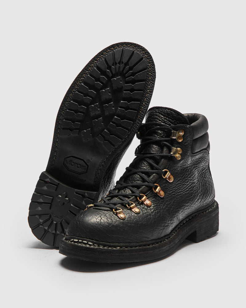 19M Hiking Boot in Black Bison Leather