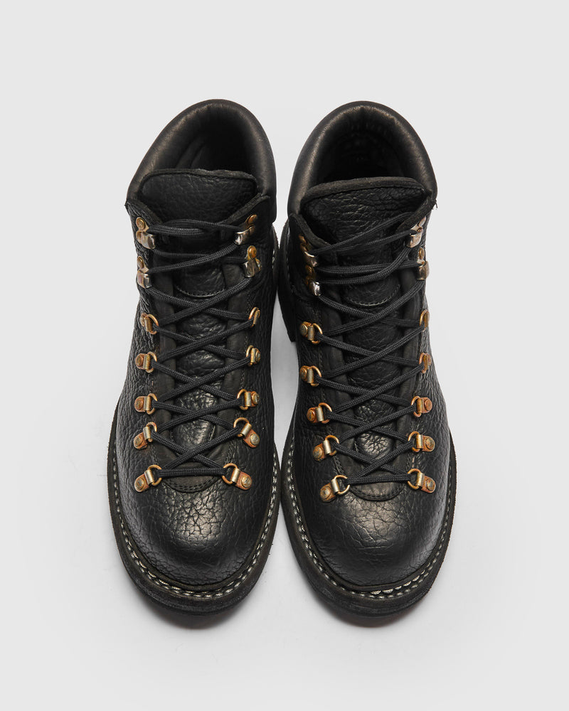 19M Hiking Boot in Black Bison Leather