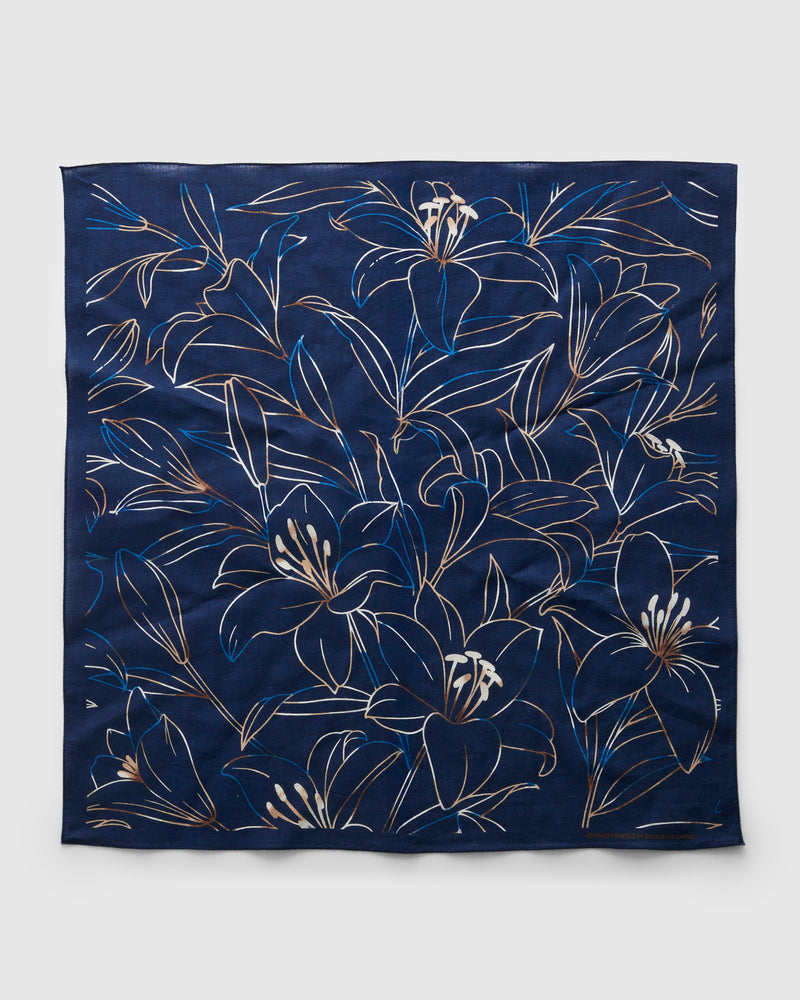 "Casa Blanca Lily" Bandanna in Navy