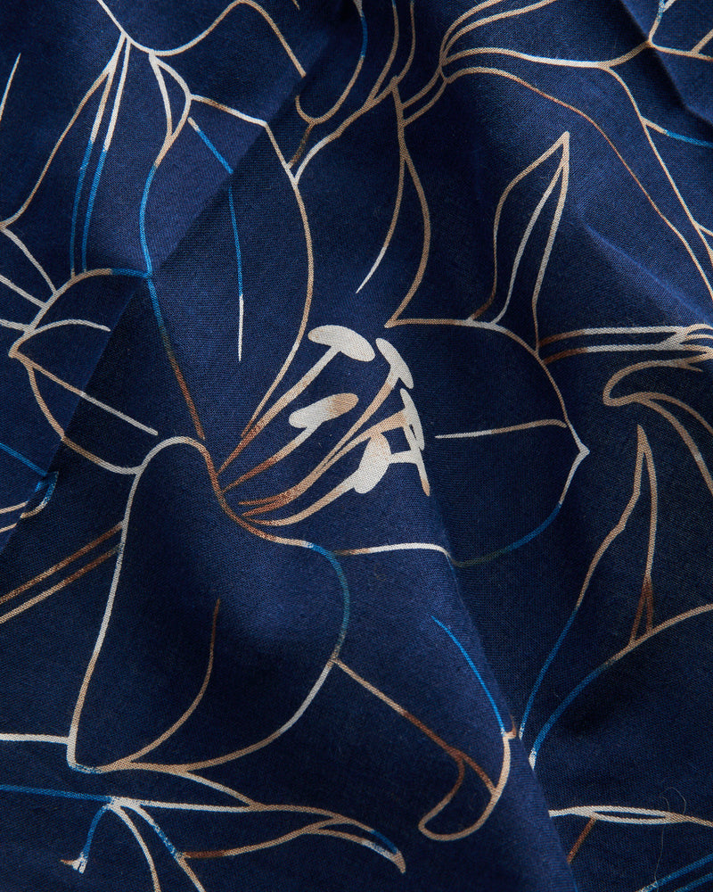 "Casa Blanca Lily" Bandanna in Navy