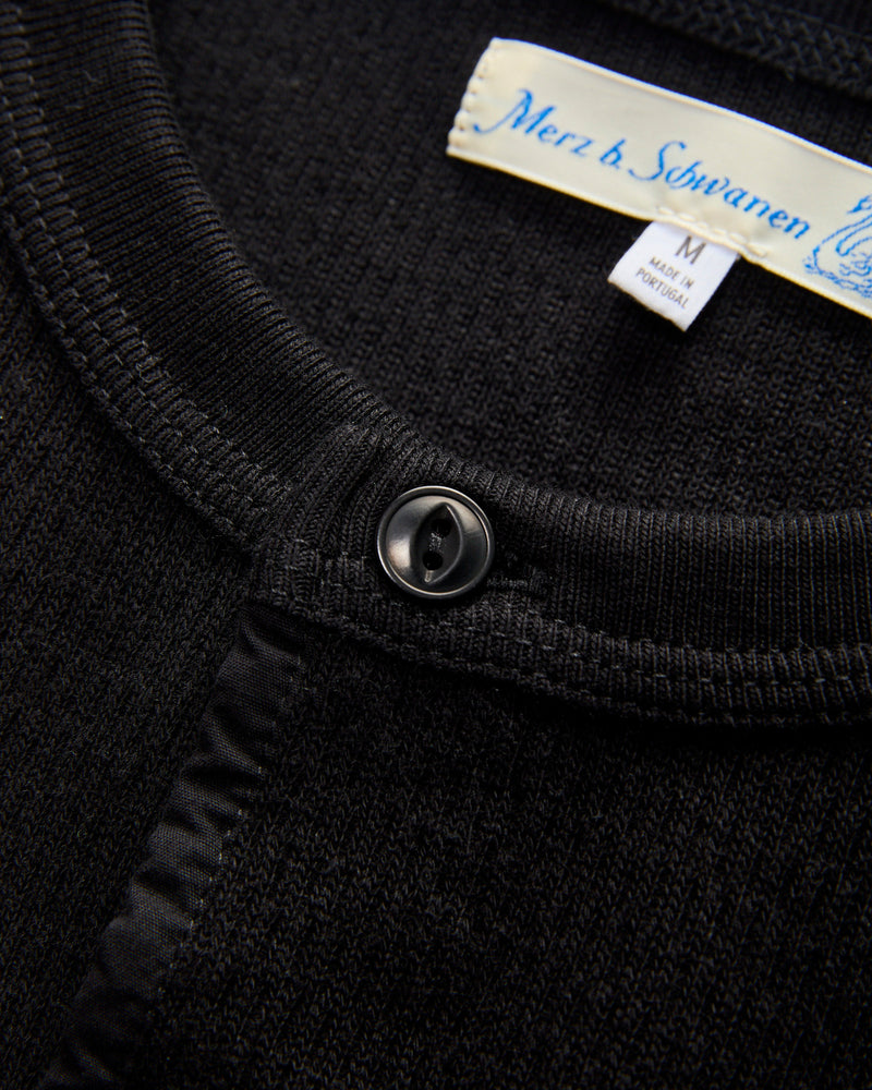 Diamond Thermal Long Sleeve Henley in Deep Black