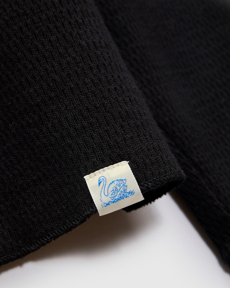 Diamond Thermal Long Sleeve Henley in Deep Black