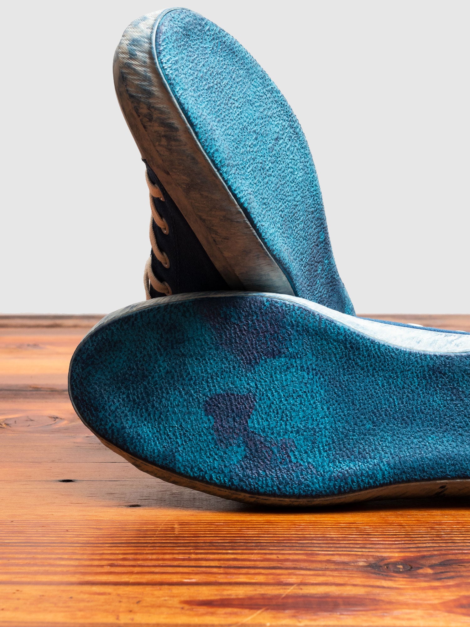 feet 水色 ミスキョウコ 快適フィットのお洒落スニーカー | ライトアップ