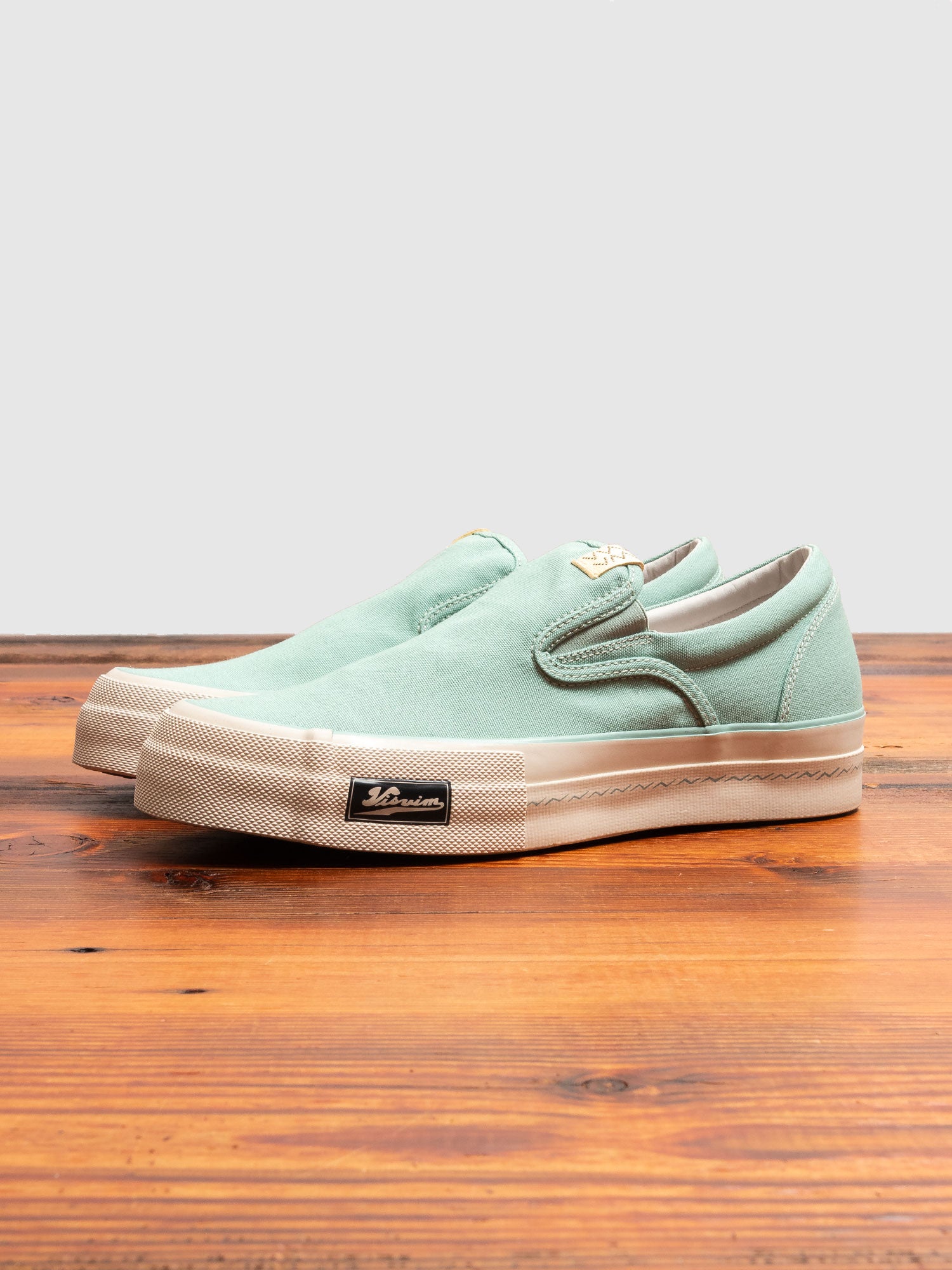 Zahra Patten in Light Green – Blue Owl Workshop