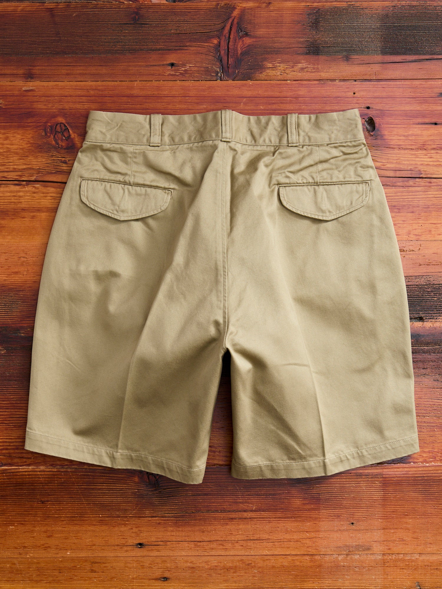 Pleated Military Chino Shorts in Beige – Blue Owl Workshop