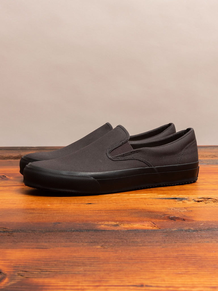 Sidegoa Slip-On Sneaker in Charcoal