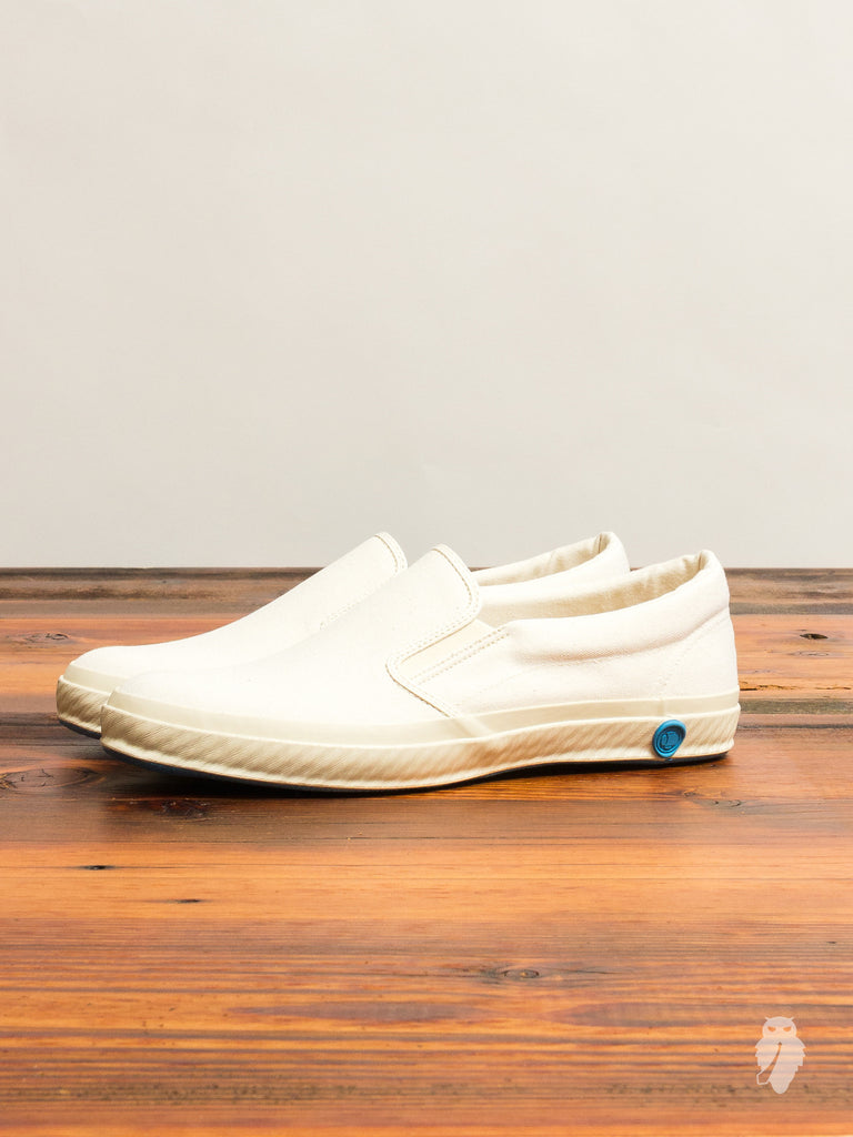 02JP Slip-On Sneaker in White