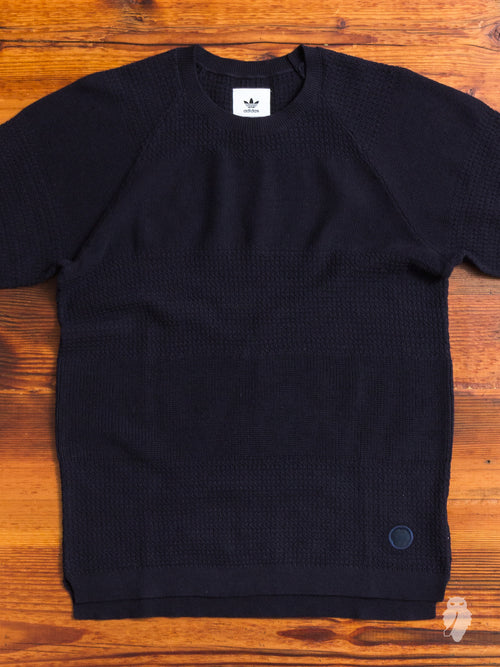 Linear T-Shirt in Night Navy