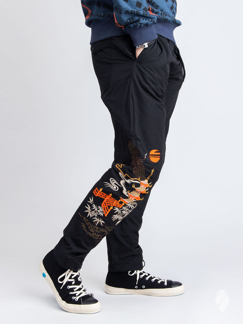 Crane Woven Trackpants in Black