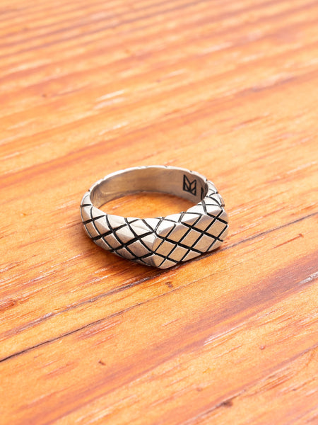Quilted Signet Slim Ring in Silver