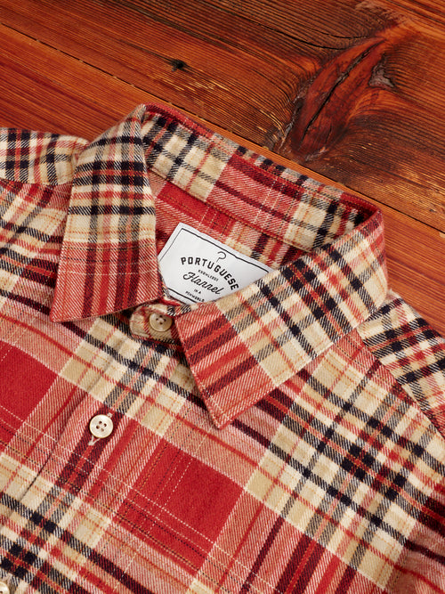 Stinger Button-Up Shirt in Red
