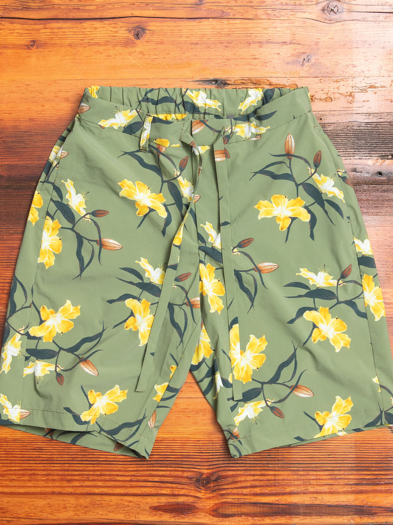 Relaxed Shorts in Yellow Flowers